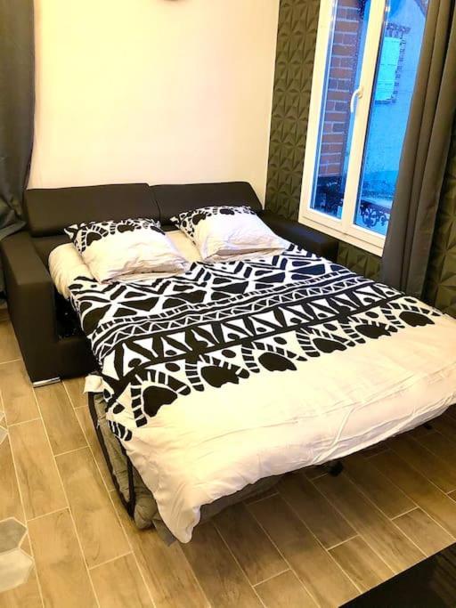 Le Led Room,Centre Ville Place De Parking Gratuite Sens Eksteriør bilde