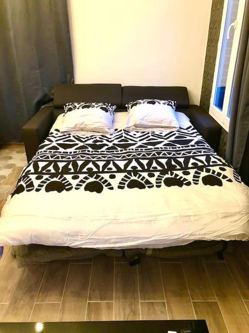 Le Led Room,Centre Ville Place De Parking Gratuite Sens Eksteriør bilde